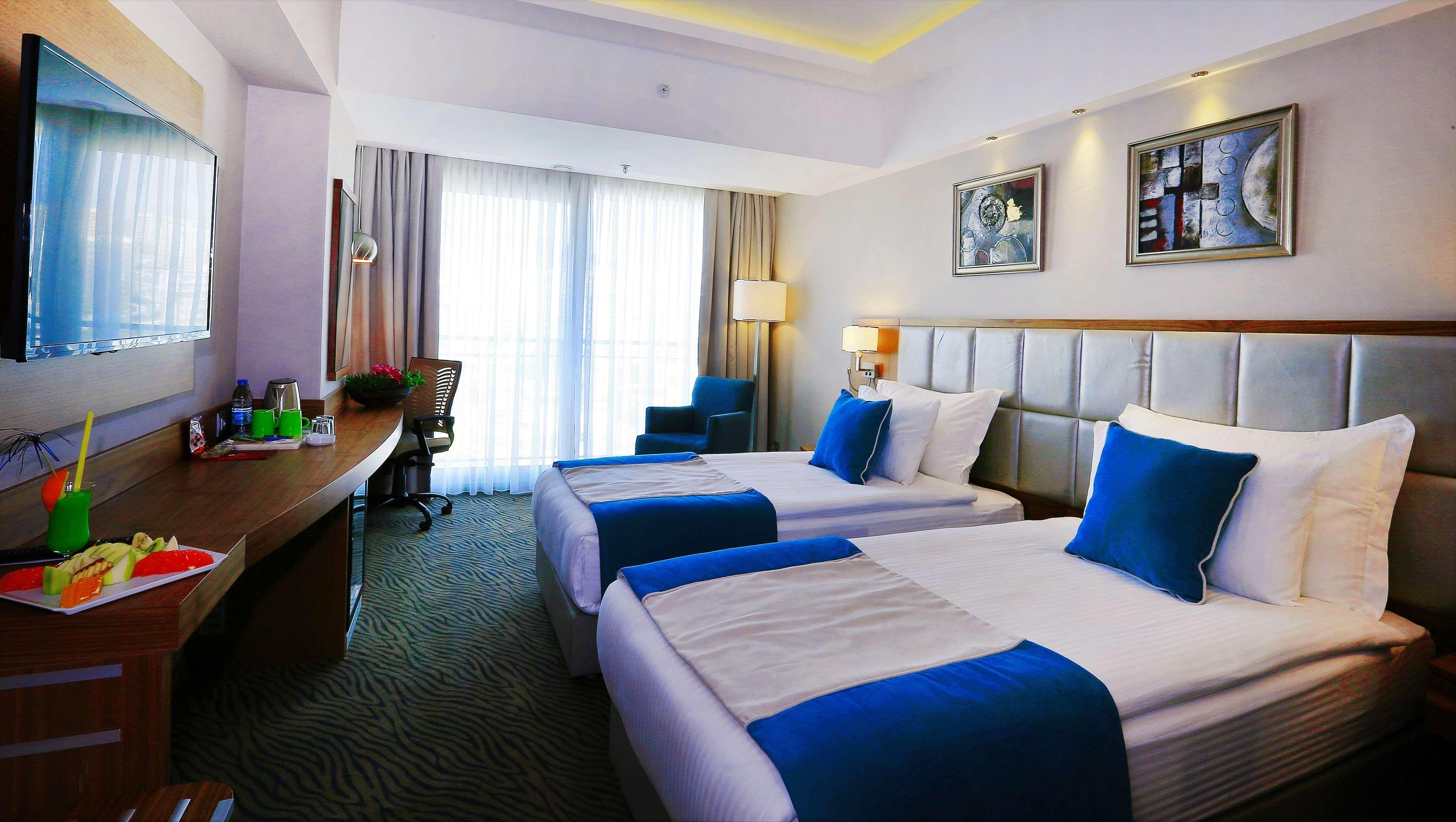 Best Western Premier Karsiyaka Convention & Spa Hotel İzmir Buitenkant foto