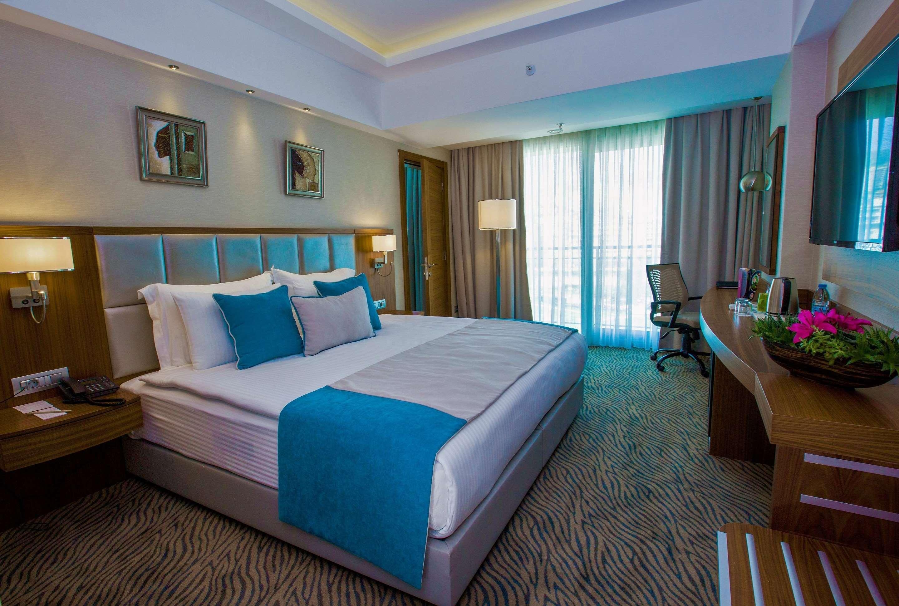 Best Western Premier Karsiyaka Convention & Spa Hotel İzmir Buitenkant foto